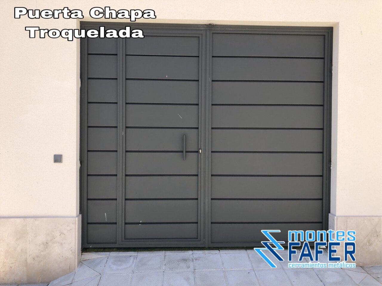 Puerta de chapa troquelada