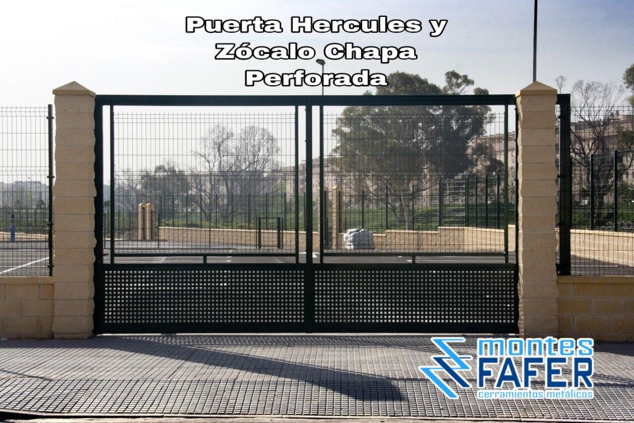 Puerta Hercules con zócalo y chapa perforada
